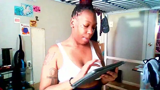 Snapshot of MsSapPhire500 chatting on April 2026 06:13:02 PM MsSapPhire500 online show from April 2026 06:13:02 PM