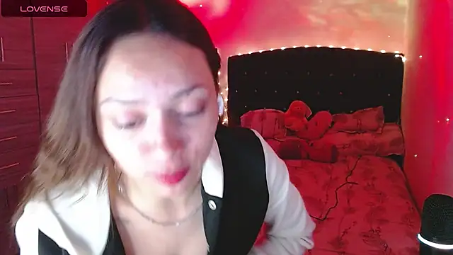 holy juli online show from September 2025 04:38:02 AM