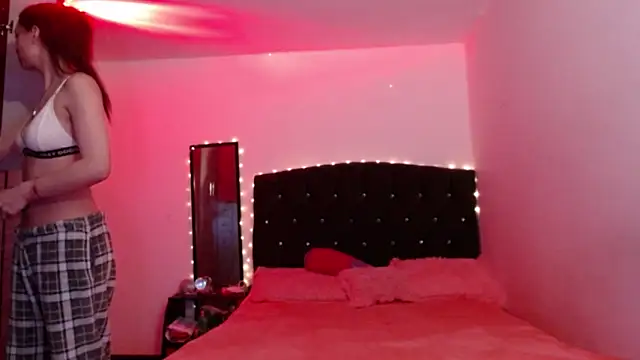 holy juli online show from May 2026 03:23:01 AM