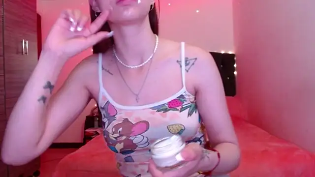 holy juli online show from May 2026 04:20:01 AM