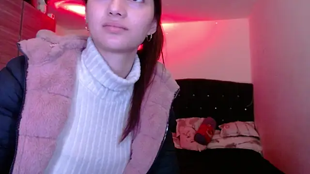 holy juli online show from June 2026 04:10:02 AM