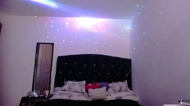 holy juli online show from June 2026 02:47:01 AM