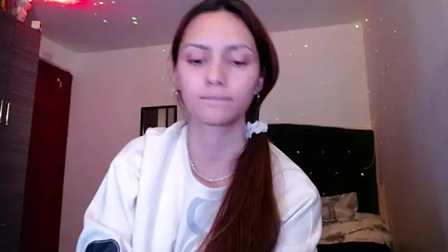 holy juli online show from June 2026 03:31:01 AM