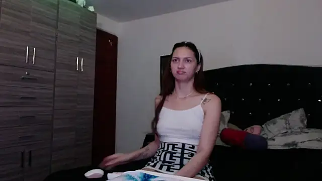 holy juli online show from June 2026 05:12:01 AM