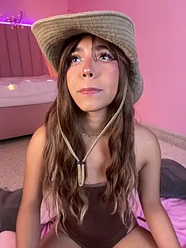KellyOlsenbe online show from May 2026 09:20:02 PM