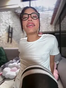 KellyOlsenbe online show from May 2026 01:49:02 PM