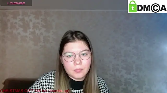 Snapshot of holy_michela chatting on December 2024 02:44:02 AM holy michela online show from December 2024 02:44:02 AM