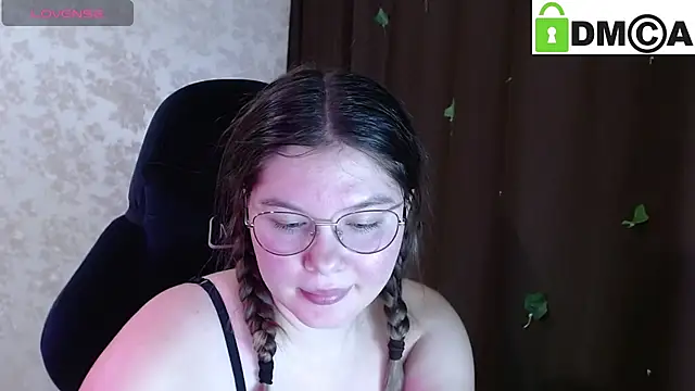 Snapshot of holy_michela chatting on October 2025 01:07:02 PM holy michela online show from October 2025 01:07:02 PM