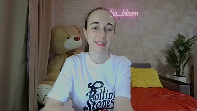 Anika bloom online show from March 2025 04:49:02 AM