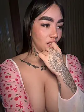 Nickiiiii online show from February 2026 04:51:02 AM