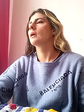 Snapshot of samanta_rosas1 chatting on September 2025 01:32:01 PM samanta rosas1 online show from September 2025 01:32:01 PM