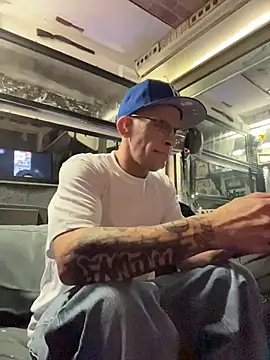 DirkD916 online show from December 2025 06:08:02 AM