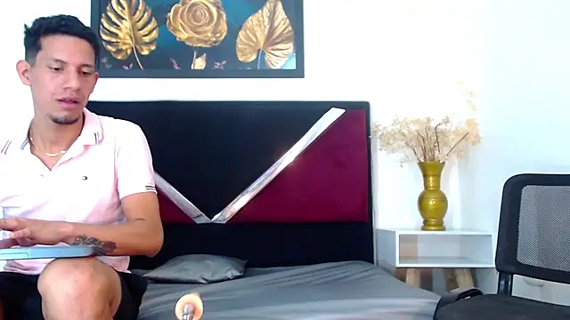 Snapshot of kevin__fox_ chatting on January 2025 08:24:01 PM kevin fox online show from January 2025 08:24:01 PM