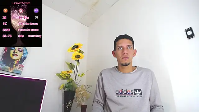 Snapshot of kevin__fox_ chatting on February 2025 07:26:01 PM kevin fox online show from February 2025 07:26:01 PM