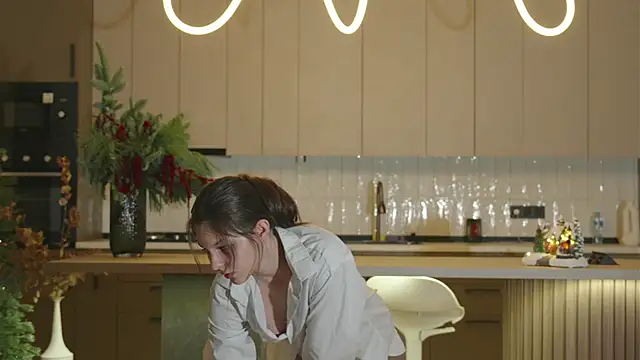 whisper of love online show from December 2025 02:05:02 AM