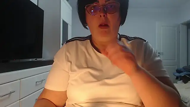 Amandamuller1982 online show from April 2026 04:23:01 PM