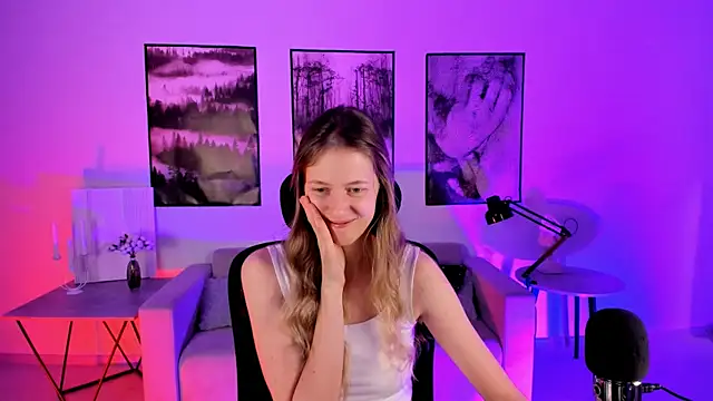 Sharon Evansi online show from December 2024 09:40:02 AM