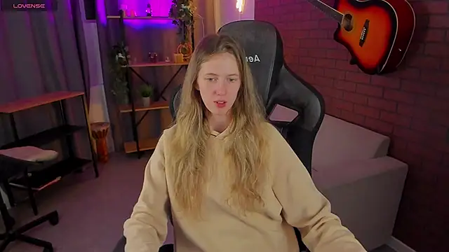 Sharon Evansi online show from January 2025 03:01:02 PM