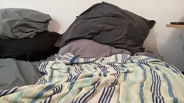 Snapshot of gothicboy18 chatting on January 2026 04:54:02 PM gothicboy18 online show from January 2026 04:54:02 PM