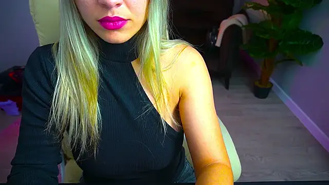 Snapshot of SashaBloom__ chatting on December 2024 02:19:02 PM SashaBloom online show from December 2024 02:19:02 PM