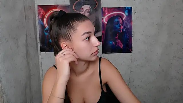 Snapshot of KarolinaRosse_ chatting on September 2025 05:00:02 AM KarolinaRosse online show from September 2025 05:00:02 AM