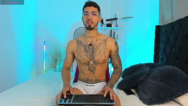 Snapshot of Duriel_ chatting on September 2025 06:11:02 PM Duriel online show from September 2025 06:11:02 PM
