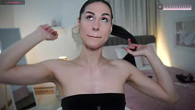 ZoeeZolton online show from March 2025 05:02:02 PM