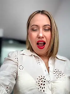VIOLETA-25  online show from June 2026 03:36:01 PM