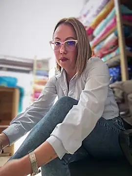 VIOLETA-25  online show from June 2026 03:44:01 PM
