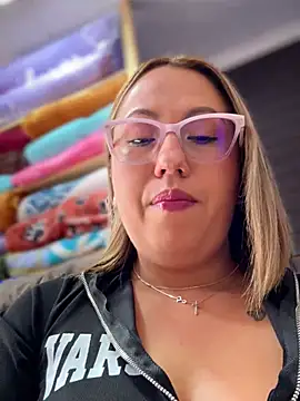 VIOLETA-25  online show from June 2026 04:11:02 PM