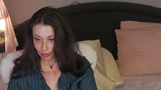 Mia Lovi online show from May 2026 06:24:01 PM