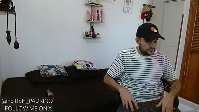 Snapshot of fetish_padrino chatting on January 2025 04:03:01 PM fetish padrino online show from January 2025 04:03:01 PM