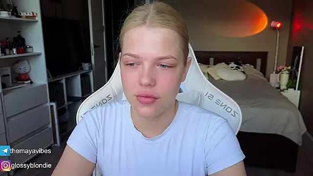 Maya Rave online show from May 2026 03:23:01 AM