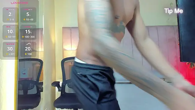 Snapshot of Aron_Bolt chatting on January 2025 02:35:02 AM Aron Bolt online show from January 2025 02:35:02 AM