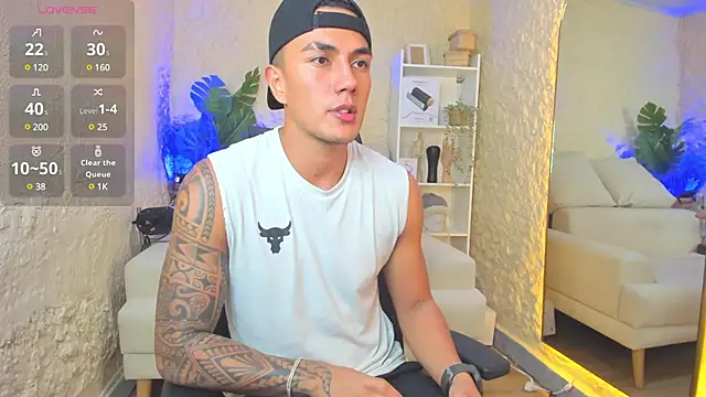 Snapshot of Aron_Bolt chatting on January 2025 01:09:02 AM Aron Bolt online show from January 2025 01:09:02 AM