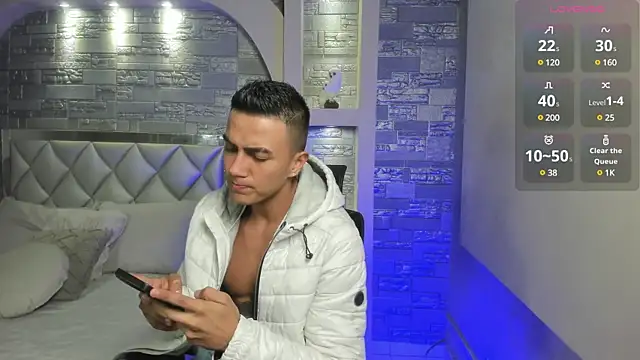 Snapshot of Aron_Bolt chatting on February 2025 02:10:02 AM Aron Bolt online show from February 2025 02:10:02 AM