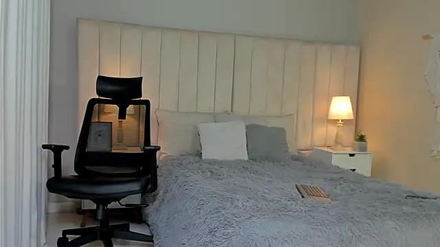 Snapshot of Aron_Bolt chatting on March 2025 03:37:02 AM Aron Bolt online show from March 2025 03:37:02 AM