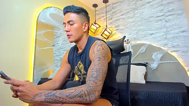 Snapshot of Aron_Bolt chatting on October 2025 09:47:02 PM Aron Bolt online show from October 2025 09:47:02 PM