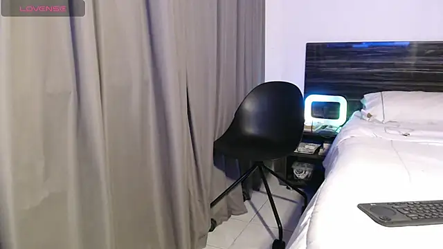 Snapshot of FaustoCock chatting on December 2025 07:11:02 PM FaustoCock online show from December 2025 07:11:02 PM