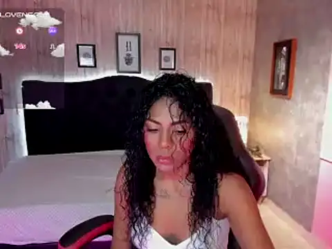 Snapshot of Edelaine_rogers chatting on January 2025 06:45:02 PM Edelaine rogers online show from January 2025 06:45:02 PM