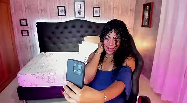 Snapshot of Edelaine_rogers chatting on March 2025 04:34:02 AM Edelaine rogers online show from March 2025 04:34:02 AM