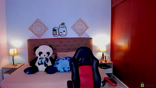 Snapshot of Edelaine_rogers chatting on October 2025 05:06:01 AM Edelaine rogers online show from October 2025 05:06:01 AM