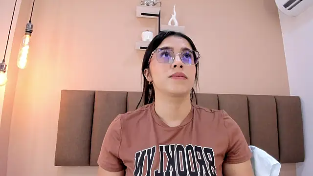 Snapshot of Amy_wats0n chatting on June 2026 07:02:02 PM Amy wats0n online show from June 2026 07:02:02 PM