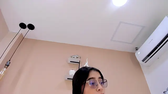 Snapshot of Amy_wats0n chatting on June 2026 07:05:01 PM Amy wats0n online show from June 2026 07:05:01 PM