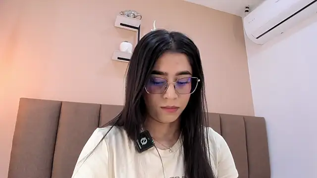 Snapshot of Amy_wats0n chatting on June 2026 07:07:02 PM Amy wats0n online show from June 2026 07:07:02 PM