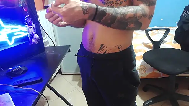 Snapshot of Badboyi1997 chatting on October 2025 12:17:02 AM Badboyi1997 online show from October 2025 12:17:02 AM