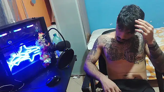 Snapshot of Badboyi1997 chatting on October 2025 02:20:01 AM Badboyi1997 online show from October 2025 02:20:01 AM