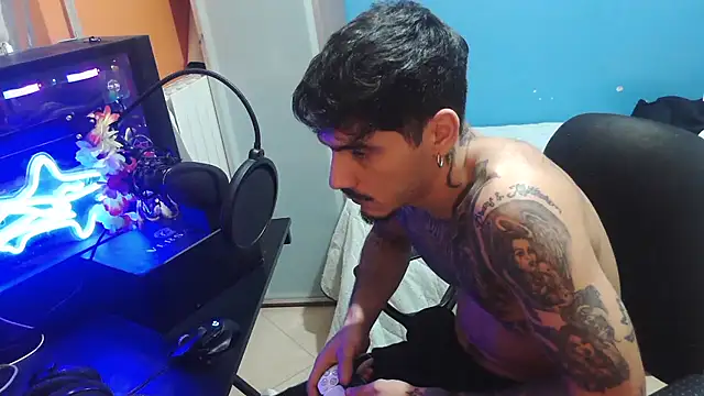 Snapshot of Badboyi1997 chatting on October 2025 12:00:01 AM Badboyi1997 online show from October 2025 12:00:01 AM