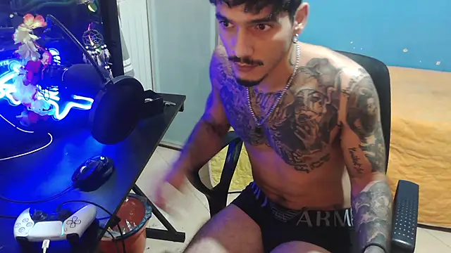 Snapshot of Badboyi1997 chatting on October 2025 04:24:01 AM Badboyi1997 online show from October 2025 04:24:01 AM