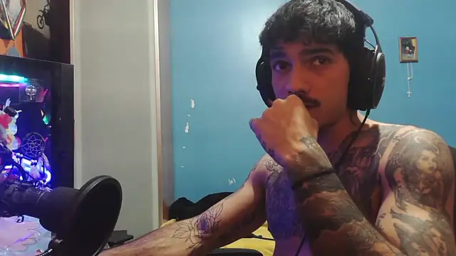 Snapshot of Badboyi1997 chatting on November 2025 03:29:02 AM Badboyi1997 online show from November 2025 03:29:02 AM